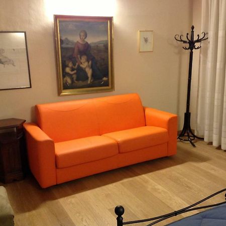 San Francesco Bedrooms อูร์บีโน ภายนอก รูปภาพ