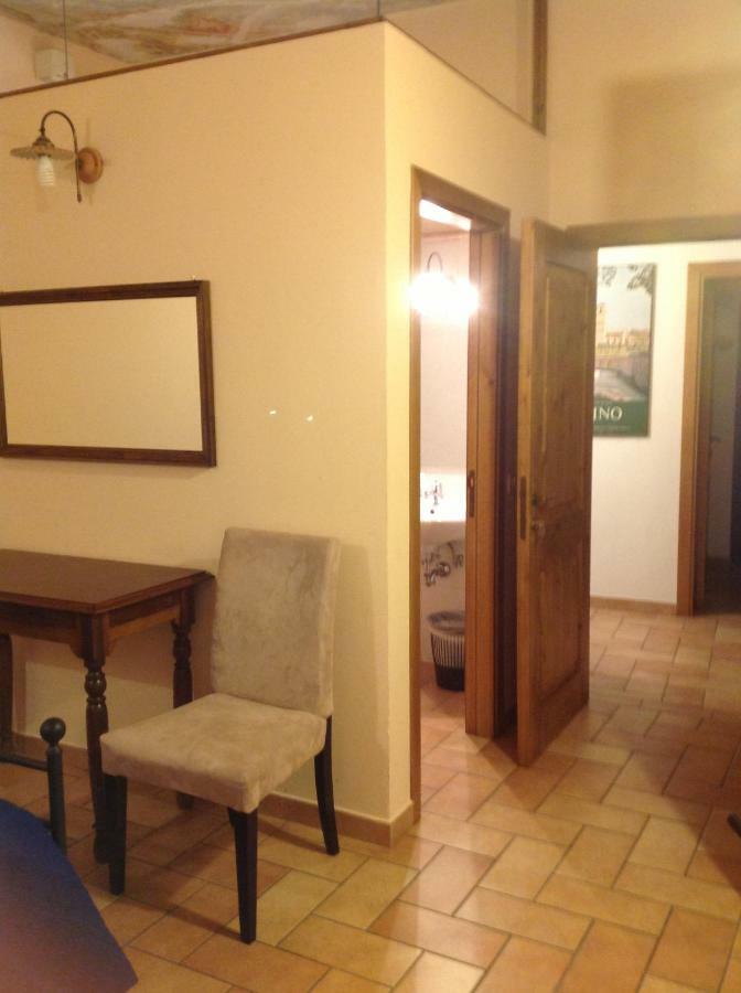 San Francesco Bedrooms อูร์บีโน ภายนอก รูปภาพ